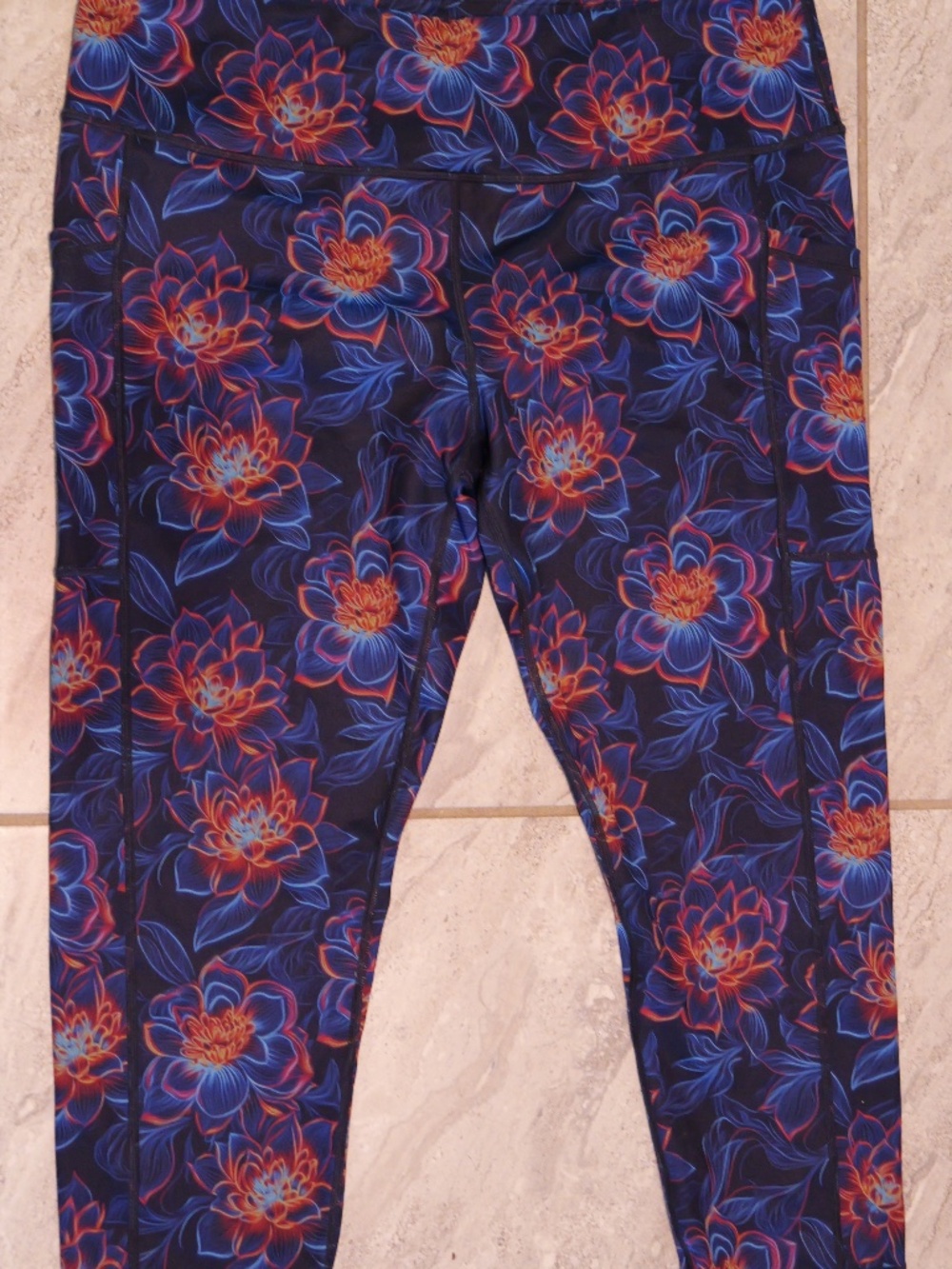 Constantly Varied Gear Luminous Lotus Capri Leggings XXL